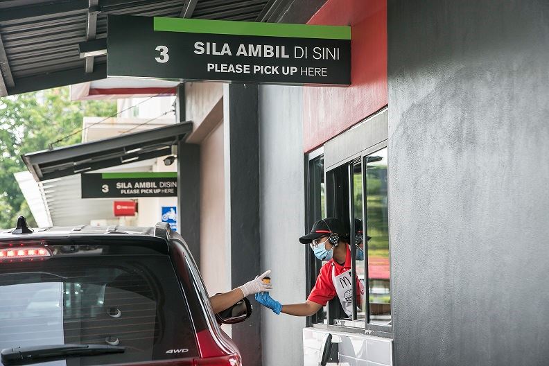 dapatkan mcchicken percuma di mcdonalds drive thru sempena merdeka ini, caranya disini!