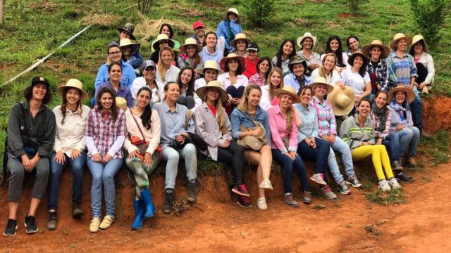 kampung di brazil ini yang hanya didiami ramai wanita cantik yang menunggu jodoh datang!