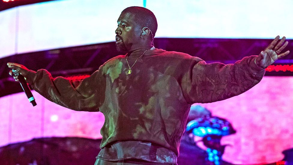 kanye west buat permohonan, nekad mahu tukar nama jadi ‘ye’