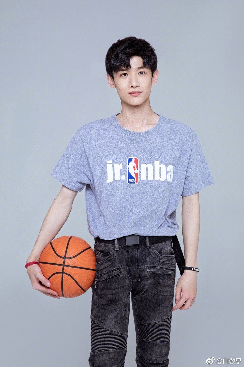 受欢迎的男生都有这4种习惯！脸皮都特别厚？