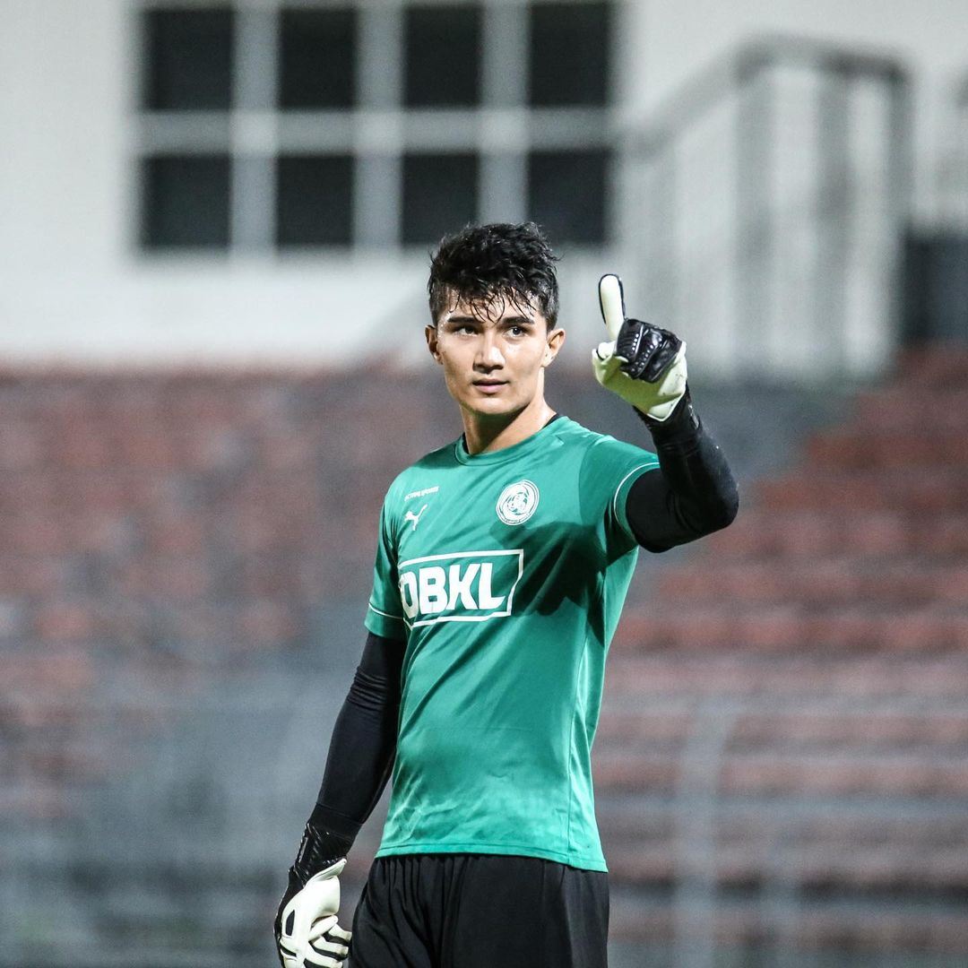 penjaga gol kl city fc, kevin ray mendoza raih tumpuan ramai setelah pamer aksi hebat kawal gawang, wajah tampannya jadi sebutan