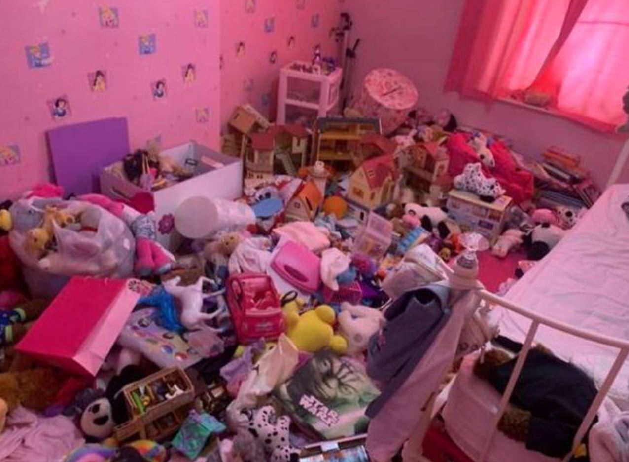 young girl wins uk’s messiest room after parents share shocking photo of her bedroom