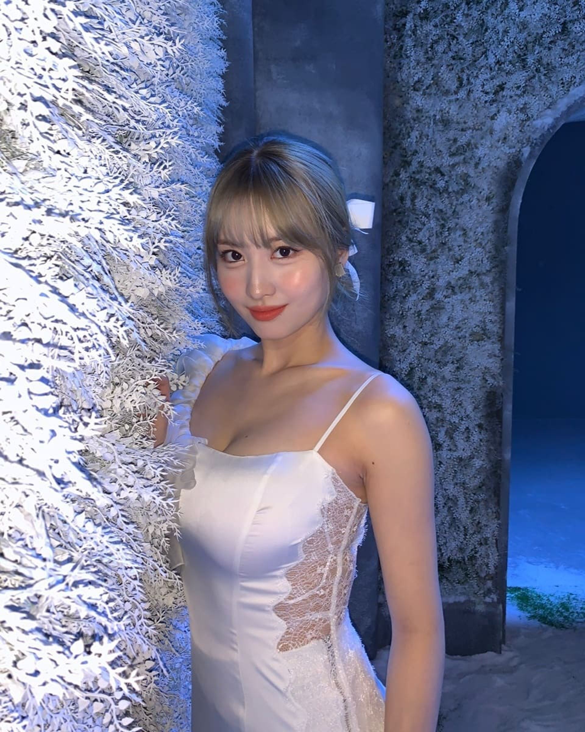 【多图】momo白色透视装好吸睛❗️粉丝大赞雪天使❄️