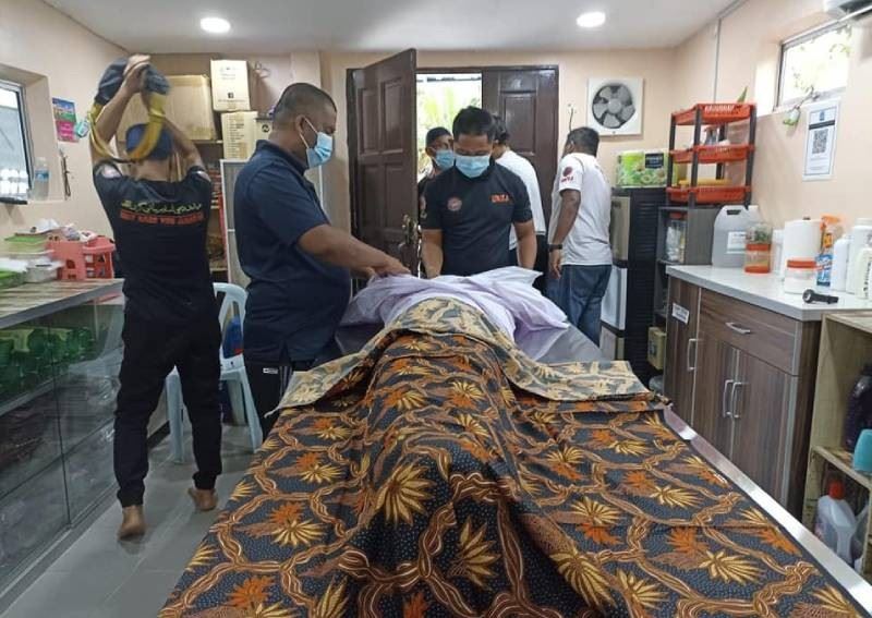 malaysian teen dies of heart attack after visiting a haunted house with friends