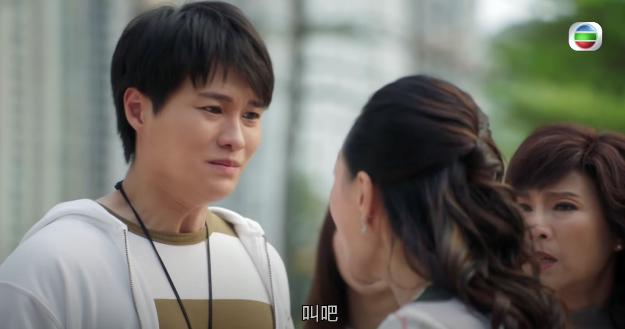 【影片】《十月初五的月光》胡鸿钧和妈妈相认❗️网友赞：没想到胡鸿钧哭戏那么好❤️