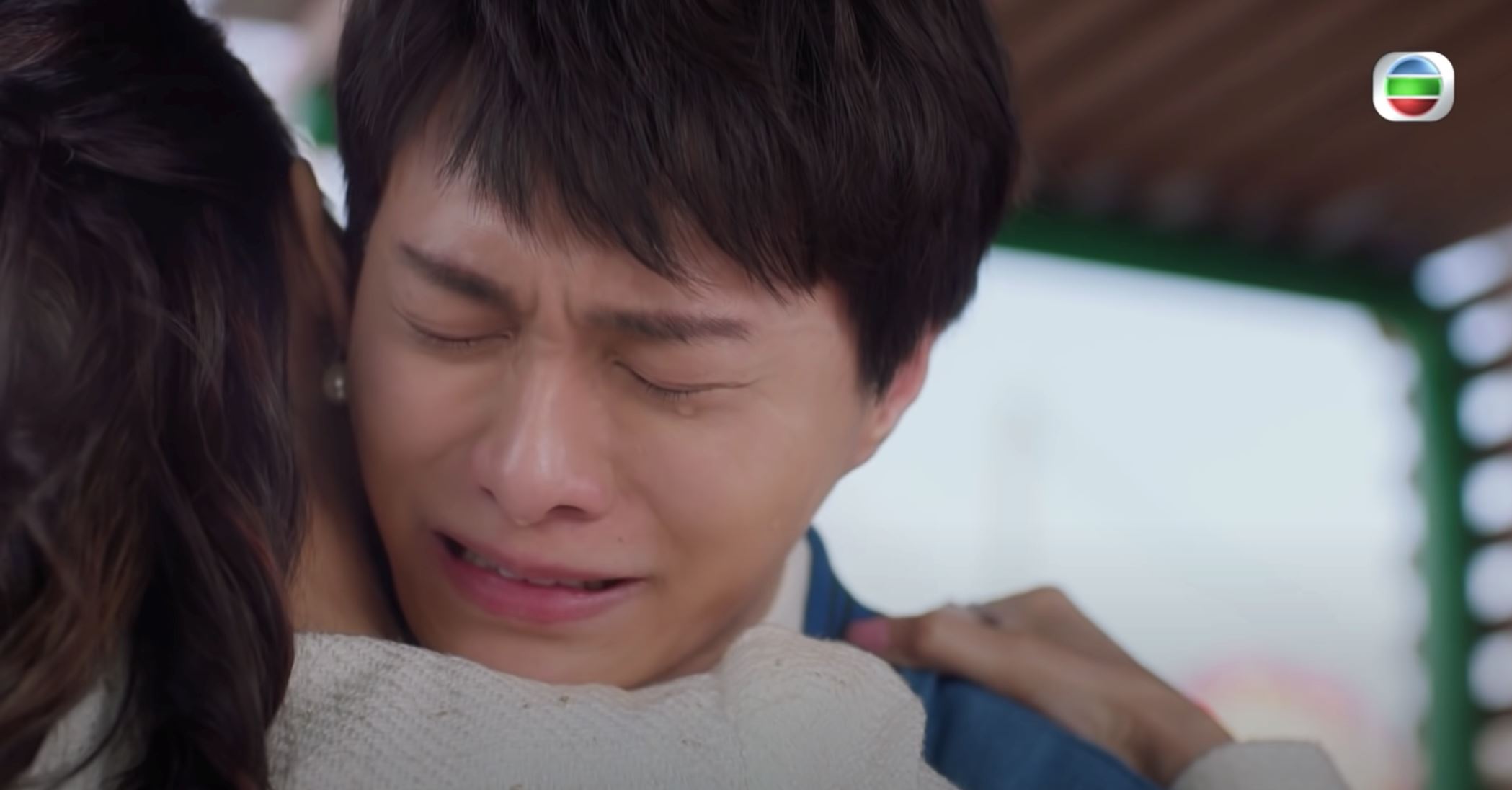 【影片】《十月初五的月光》胡鸿钧和妈妈相认❗️网友赞：没想到胡鸿钧哭戏那么好❤️