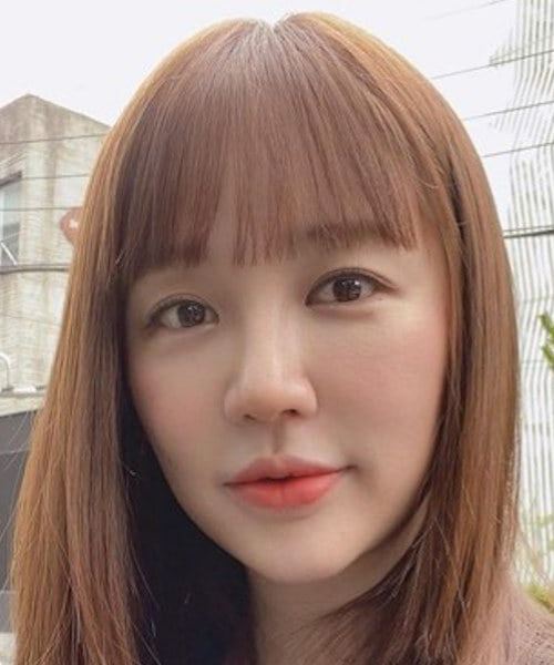 yoon eun hye disahkan positif covid-19, kongsi khabarnya baik-baik sahaja