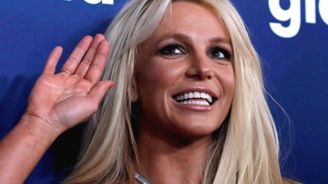 britney spears kini diberi kebebasan untuk berbuat apa saja yang dia mahu