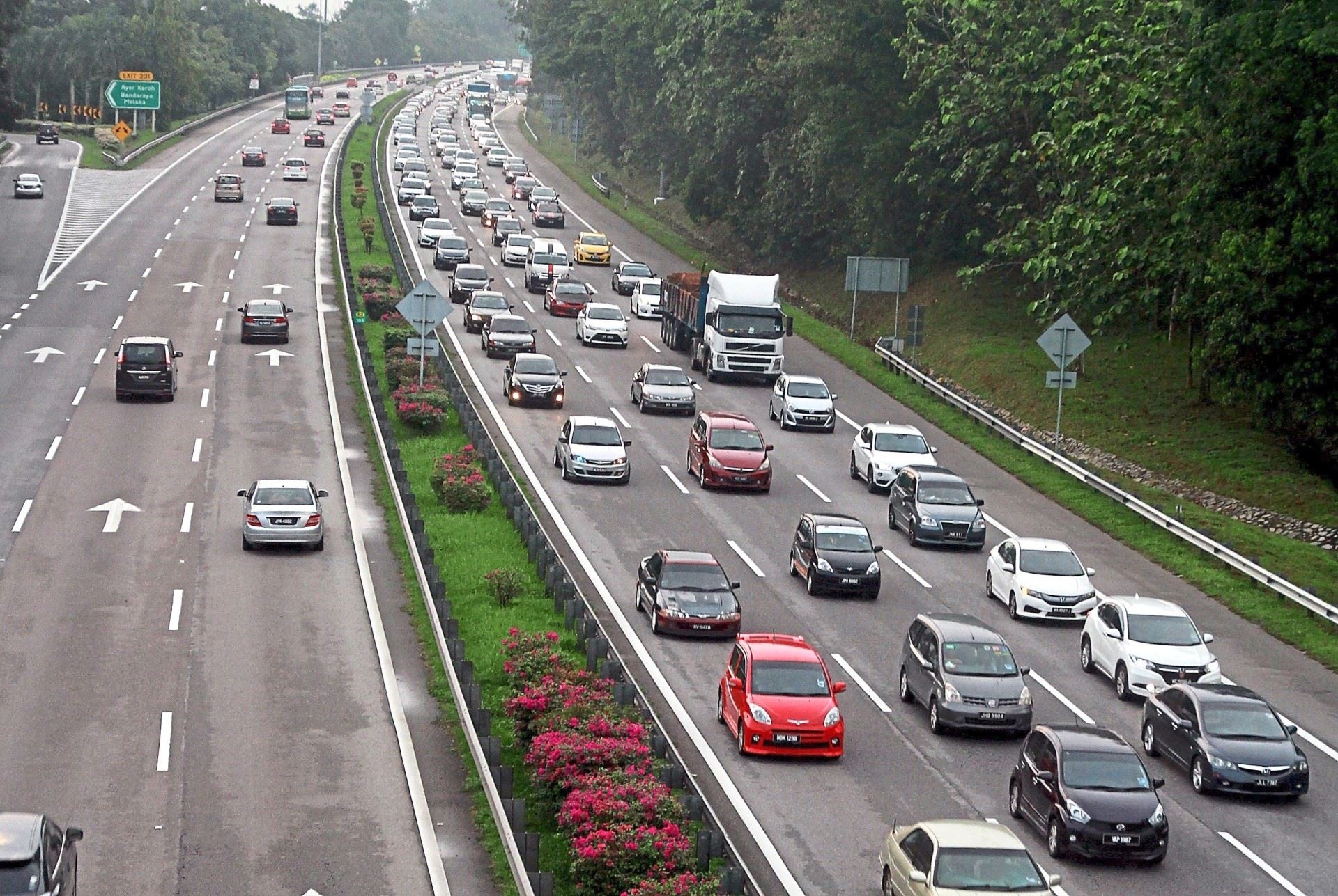 canggih! rfid & anpr di semua plaza tol plus mulai tahun depan