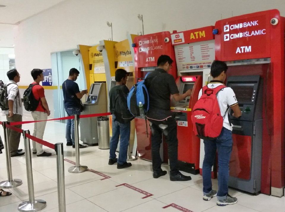 caj rm1 pengeluaran wang tunai di atm bakal kembali berkuatkuasa februari 2022