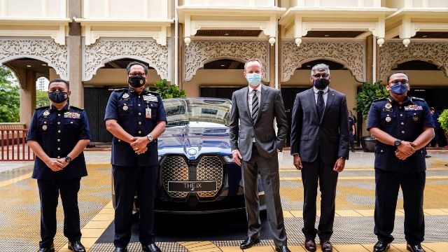 jpj demonstrasi proses kelulusan jenis kenderaan dan homologasi dengan bmw ix xdrive40i sulung