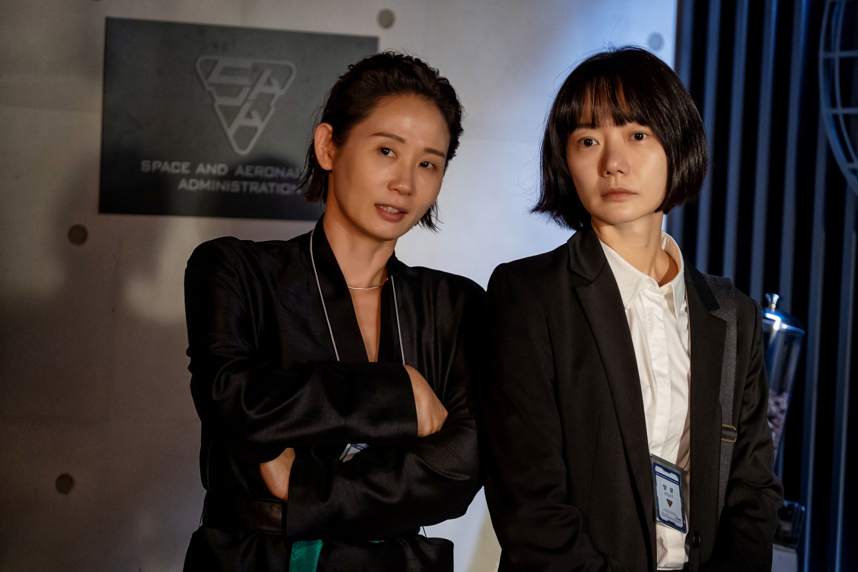 5 mysteries from the silent sea we want answers to after watching the trailer