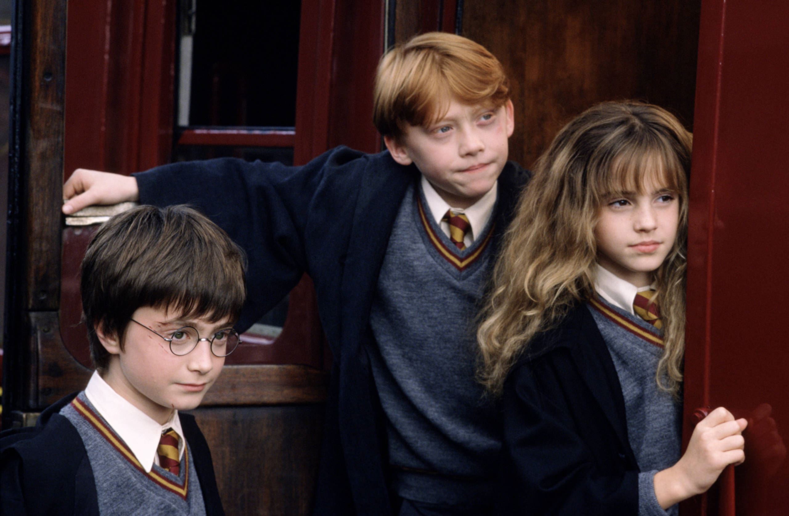 official trailer for harry potter 20th anniversary: return to hogwarts revealed!