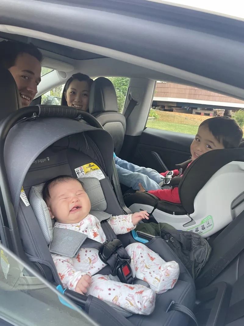 wanita selamat lahirkan anak lepas guna mod autopilot tesla