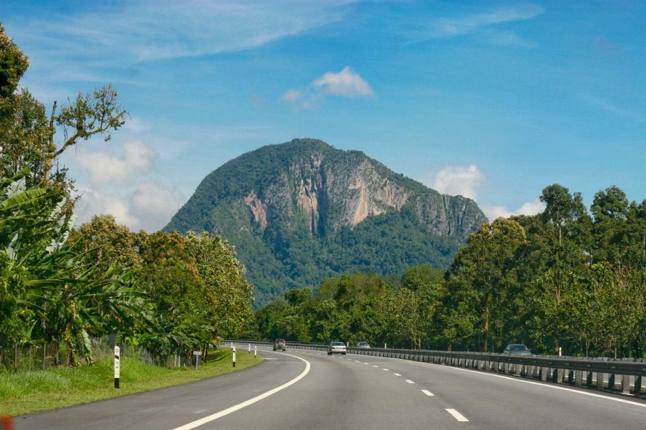 pengguna disaran tidak cuba baiki kenderaan rosak di lorong kecemasan