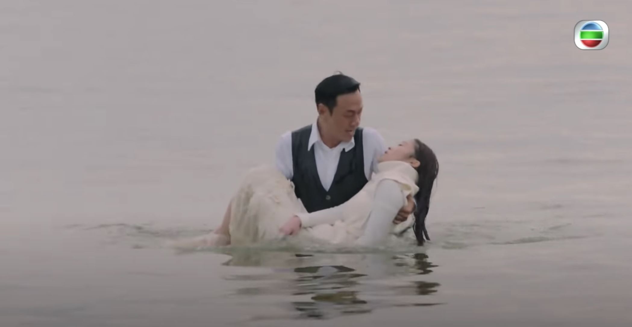 【影片】《拳王》赖慰玲自杀❗️不懂水性也亲自下海好给力🔥