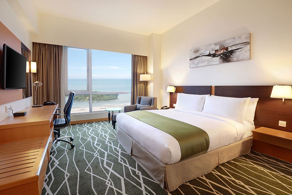 Holiday Inn Melaka suite room with seaview