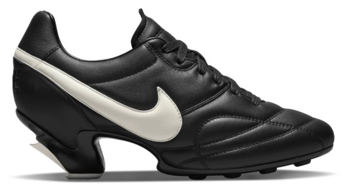 kasut bola ini direka dengan tumit tinggi 7 sentimeter