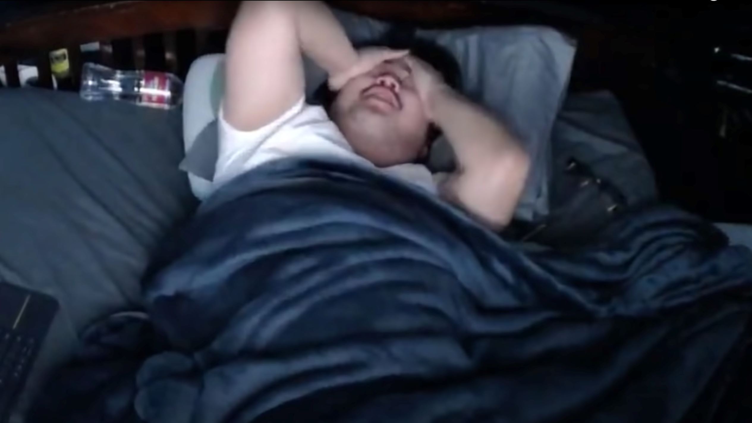 this streamer made over rm64,000 by letting people disrupt his sleep