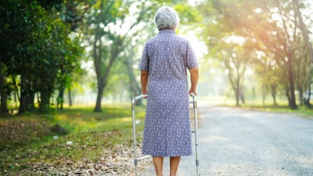 hospital sahkan wanita ni meninggal akibat covid-19 tapi tiba-tiba dia kembali ke rumah