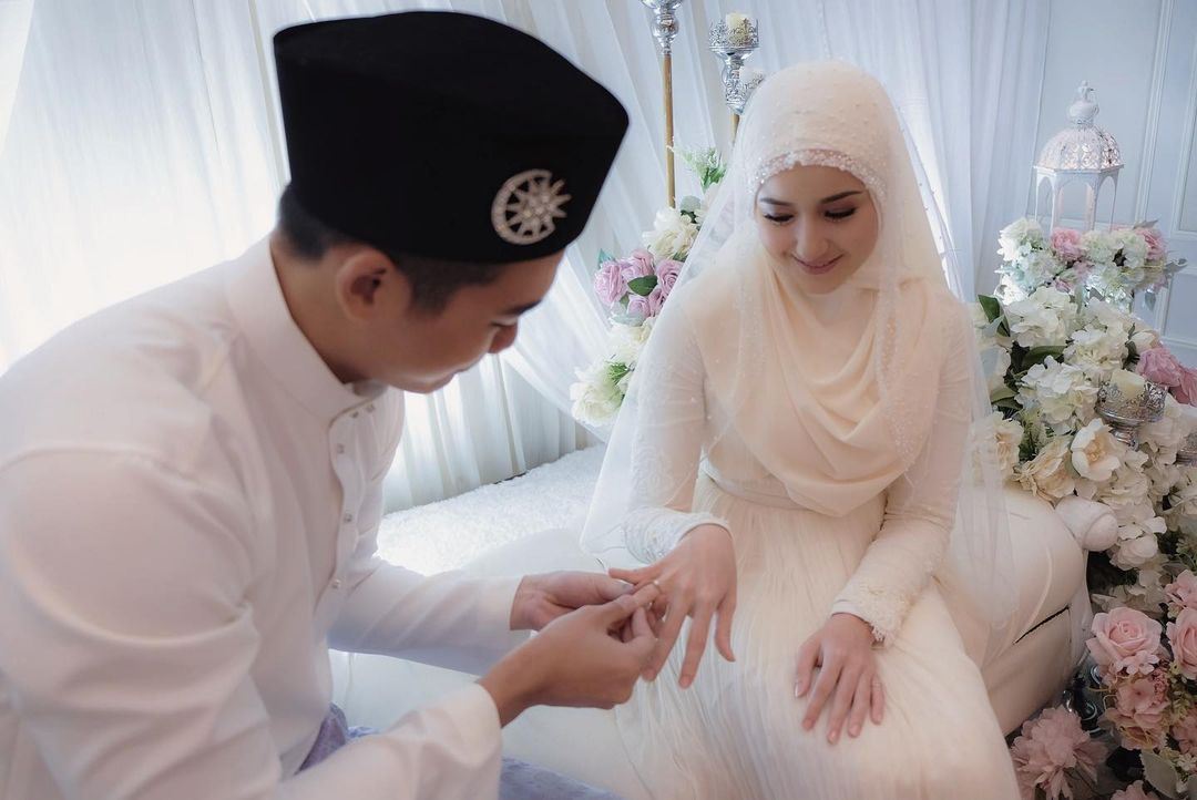 lima tahun menjalinkan hubungan, hannah delisha kini bergelar isteri