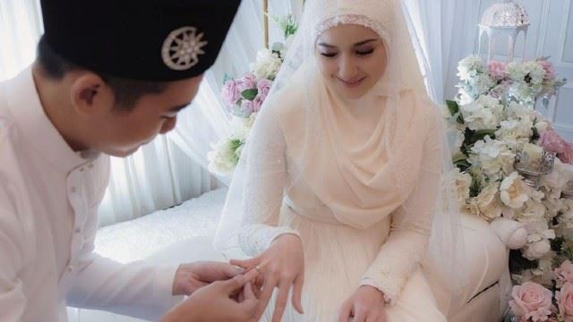 hannah delisha dah kahwin selepas lima tahun menjalinkan hubungan