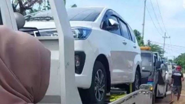 penduduk kampung borong 176 buah kereta selepas jadi orang kaya baru
