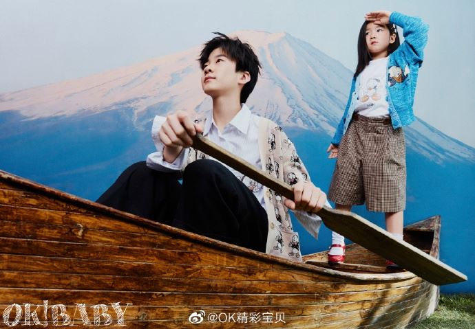 兄妹同框！天天携妹妹拍摄开工写真👫