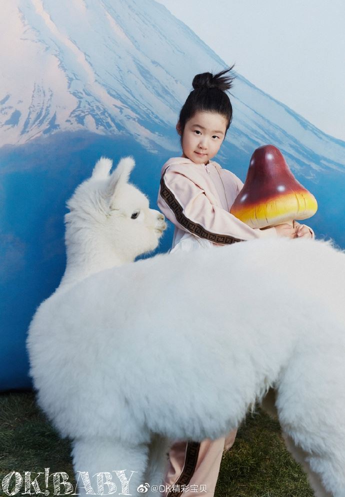 兄妹同框！天天携妹妹拍摄开工写真👫