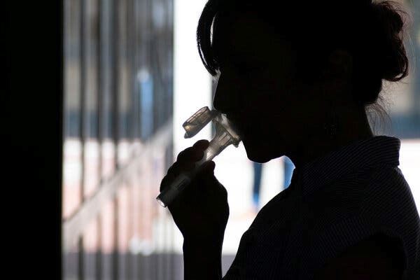 以后做swab test不用再被「插鼻子」了！以“深喉唾液采集样本”来取代！