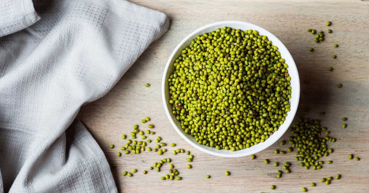 say goodbye to acne-prone skin with these simple diy face masks!