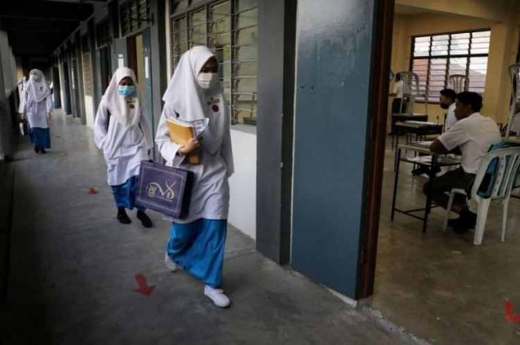 yet to buy your school uniforms? don’t worry, you can wear other appropriate attire