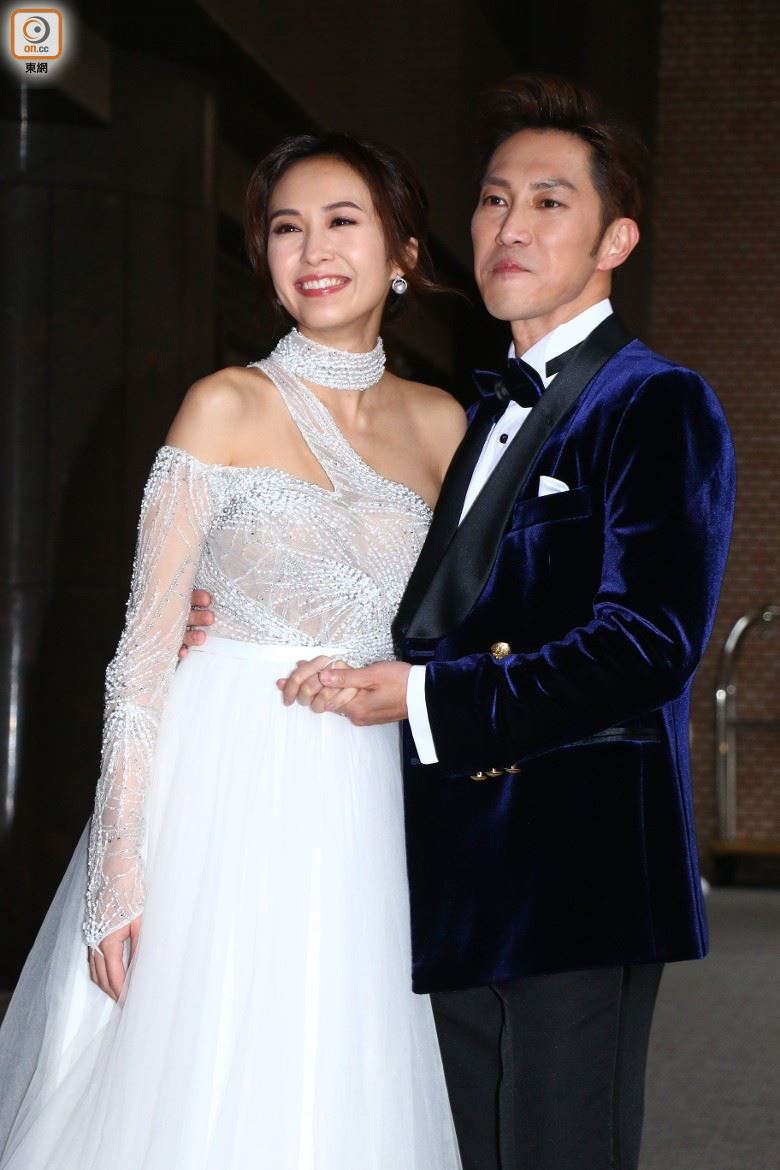 💃汤怡晚装现身超漂亮！今日出嫁：感激麦秋成出现