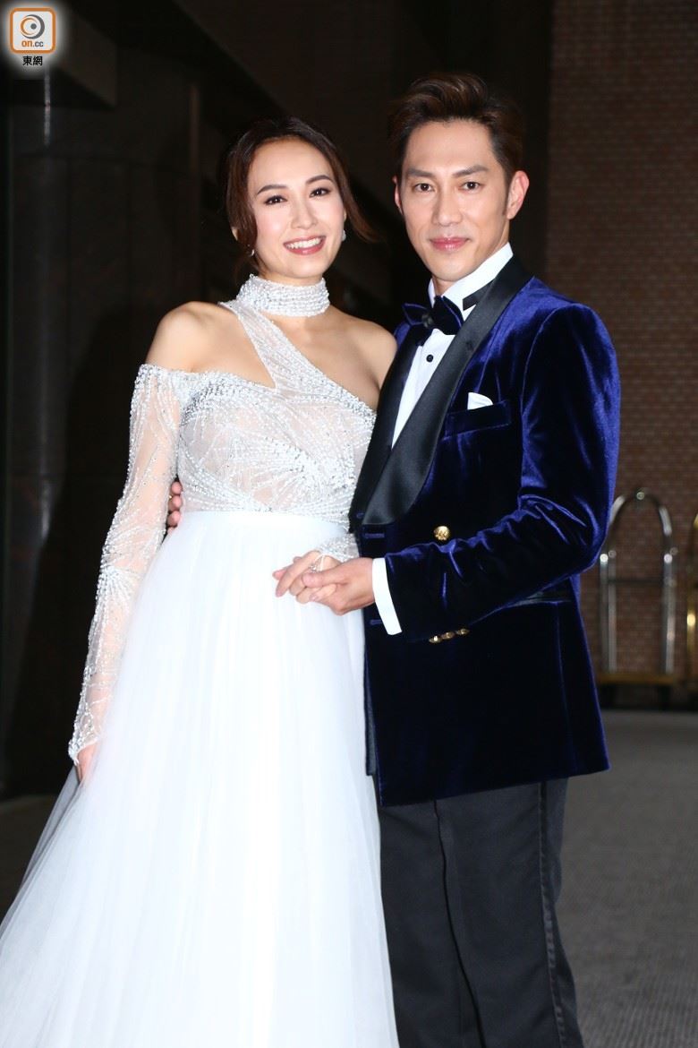 💃汤怡晚装现身超漂亮！今日出嫁：感激麦秋成出现