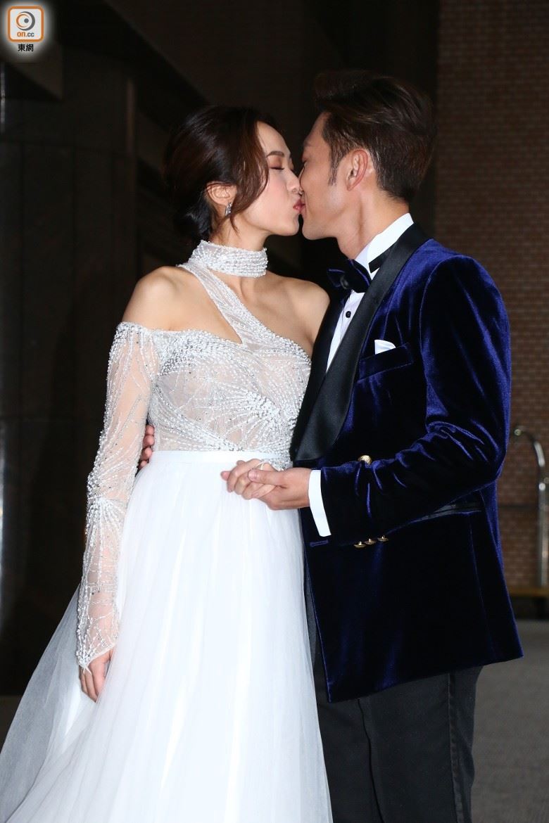 💃汤怡晚装现身超漂亮！今日出嫁：感激麦秋成出现