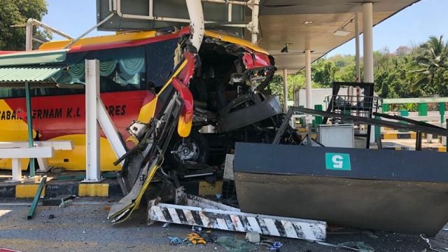 bus-covid-accident-2.jpg