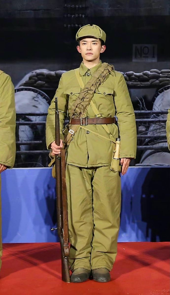 🔥易烊千玺参演新电影❗️《长津湖》军装很有型