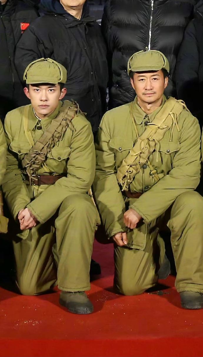 🔥易烊千玺参演新电影❗️《长津湖》军装很有型