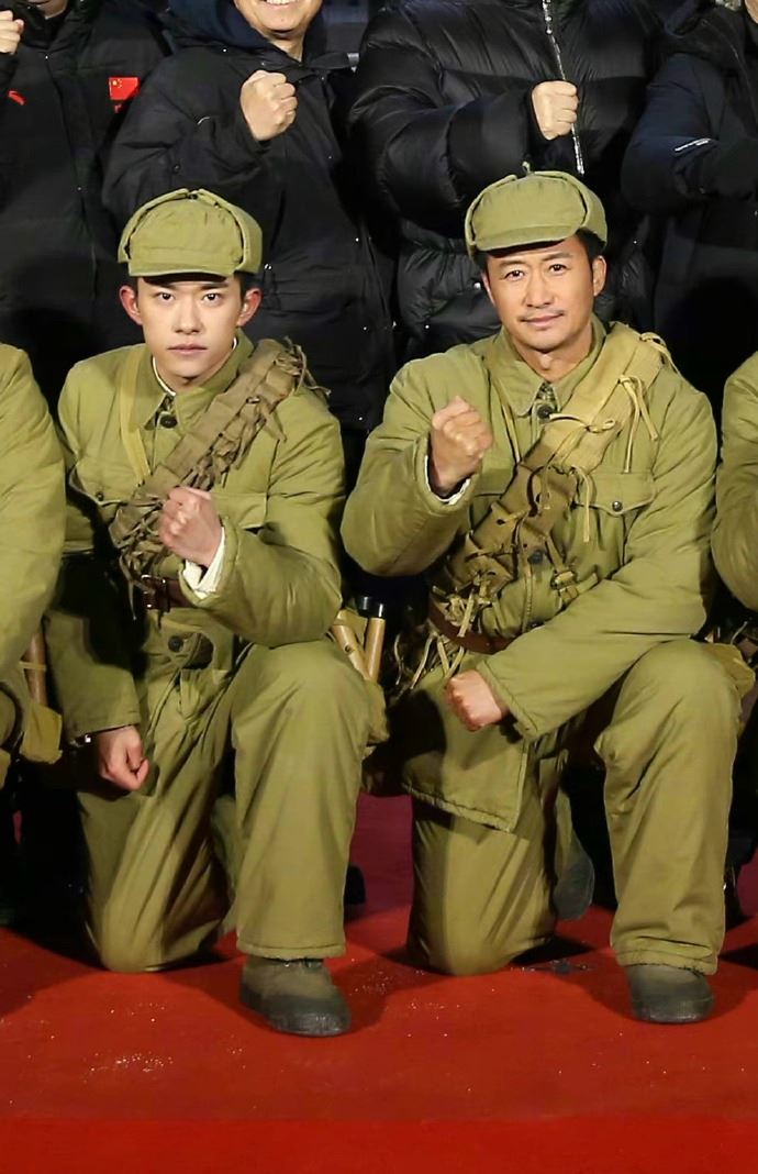 🔥易烊千玺参演新电影❗️《长津湖》军装很有型