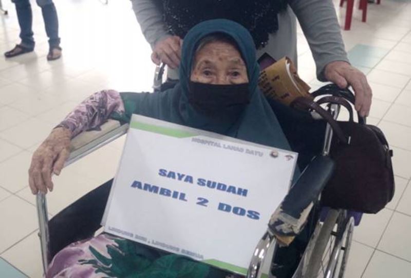 grandmother of 171 great-grandchildren completes her second dose of covid-19 vaccine in sabah!