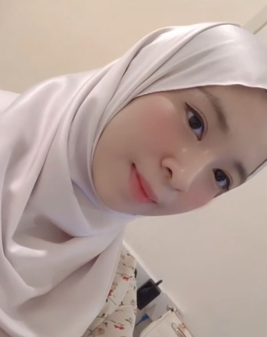 forgot to mute mic: student shocks everyone in online class after yelling “diam lah!”