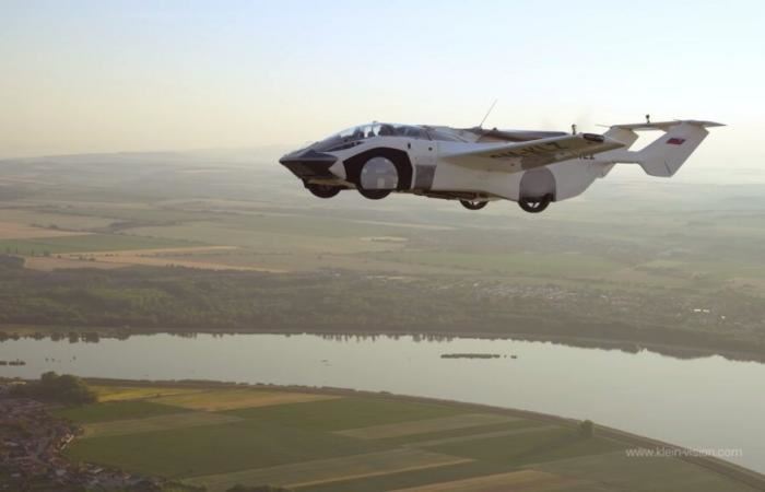 kereta terbang mampu terbang setinggi 2500 meter, berjaya lengkapkan perjalanan 100 km