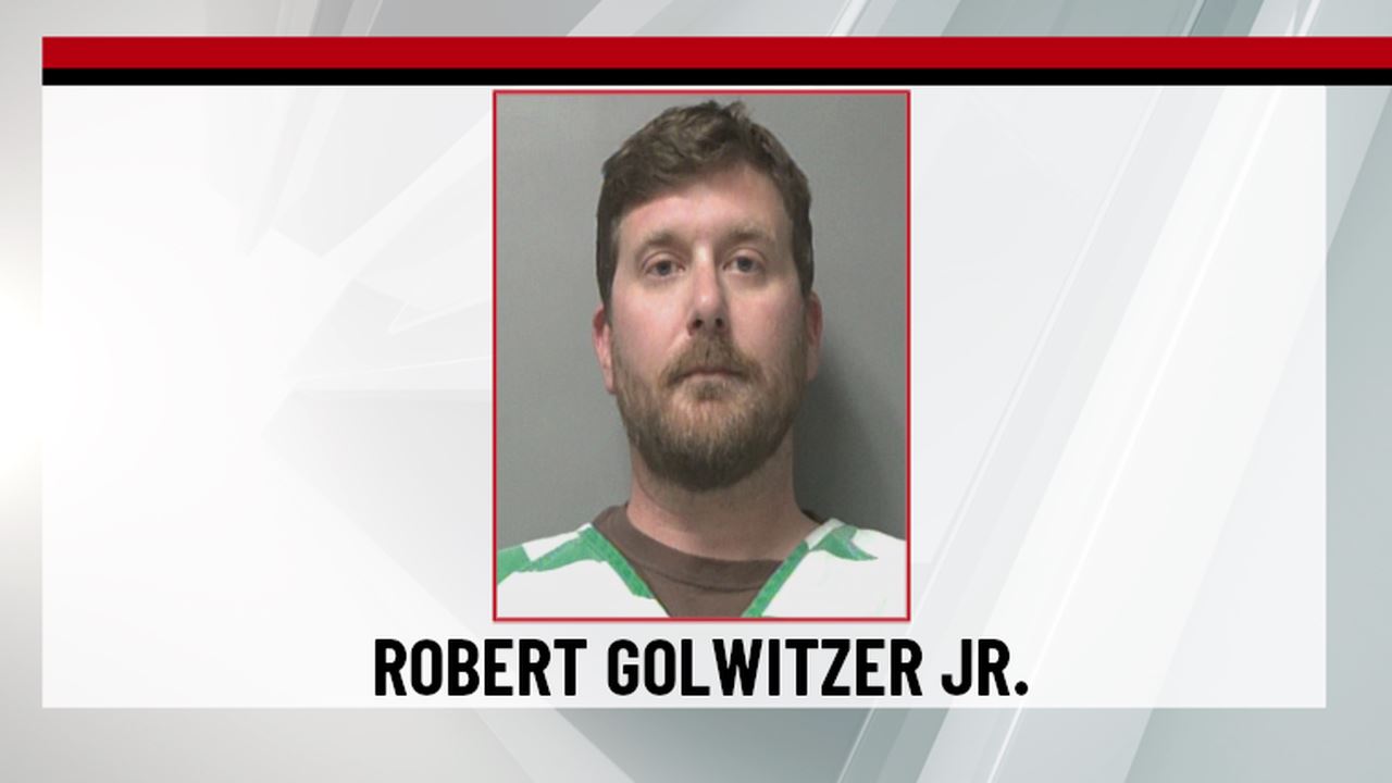 arrested for nugget sauce: man calls in bomb threat for not getting sauce for his nuggets