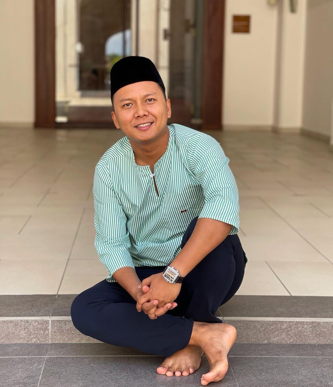 radin berjaya raih rm5,000 hasil jualan preloved, sumbangan individu untuk beri bantuan barangan keperluan