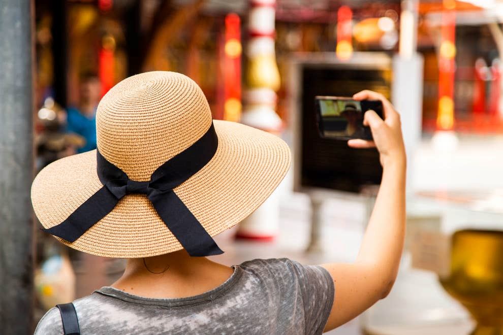 influencers will soon be forced to label retouched pics in new norway law