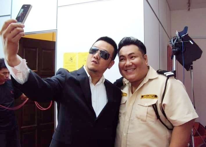 大马资深演员joe离世❗️林德荣晒多张合照:接受不到