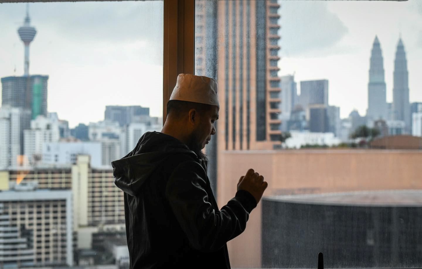 “rindunya pada keluarga”, ustaz ebit lew teruja mahu jumpa keluarga selepas hampir dua bulan berpisah