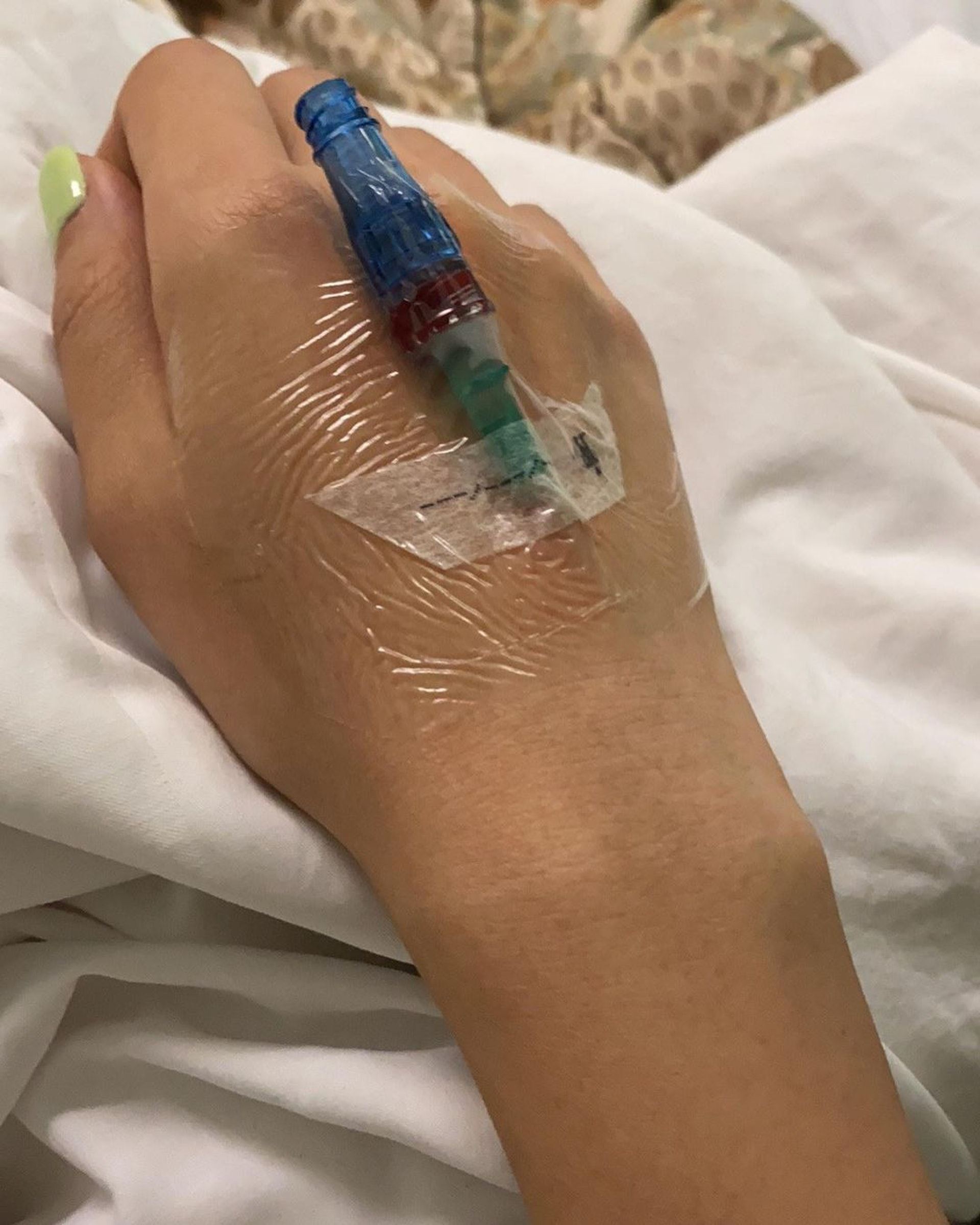 谷娅溦差点「被打空针」❗️手臂同个位子被打了两针💉「颈部还抽搐」😱