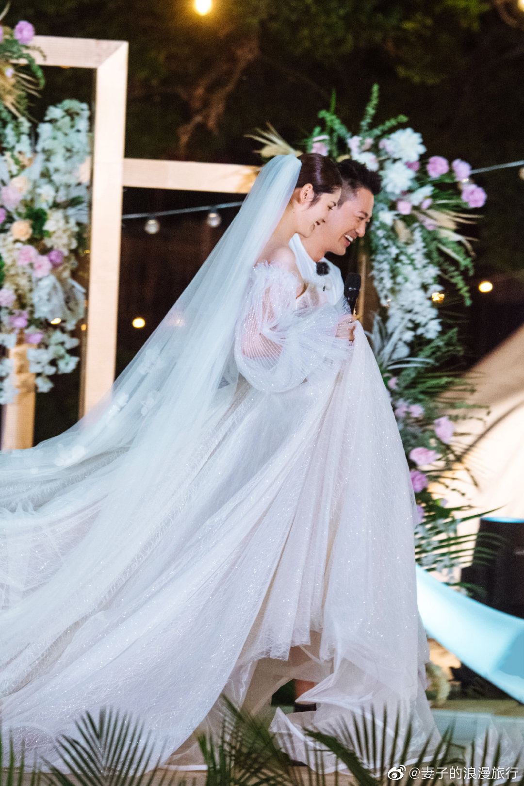 张馨月穿婚纱唱《勇气》❗️林峯看得眼湿湿❤️