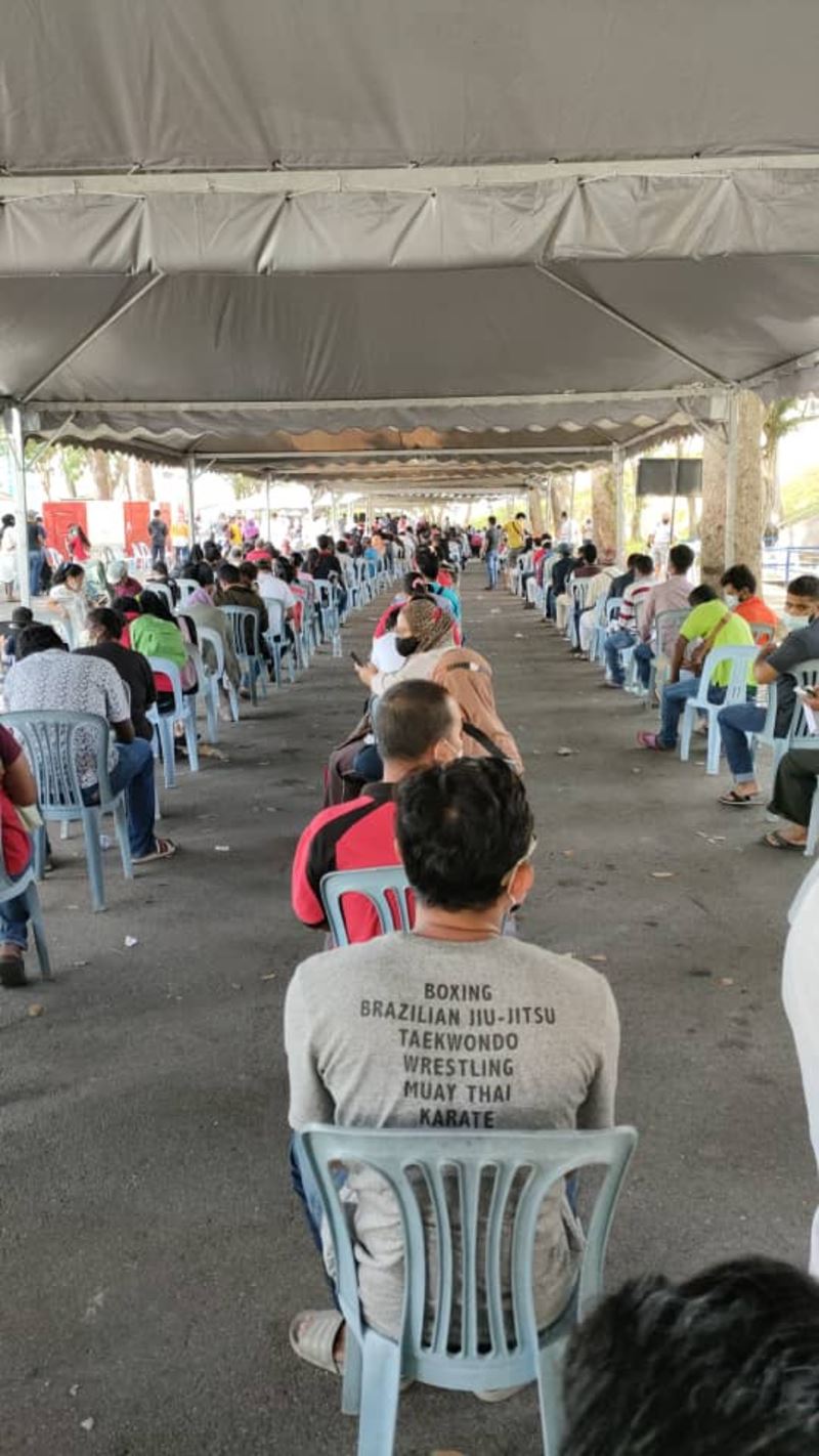 malawati stadium cac still crowded, but under control